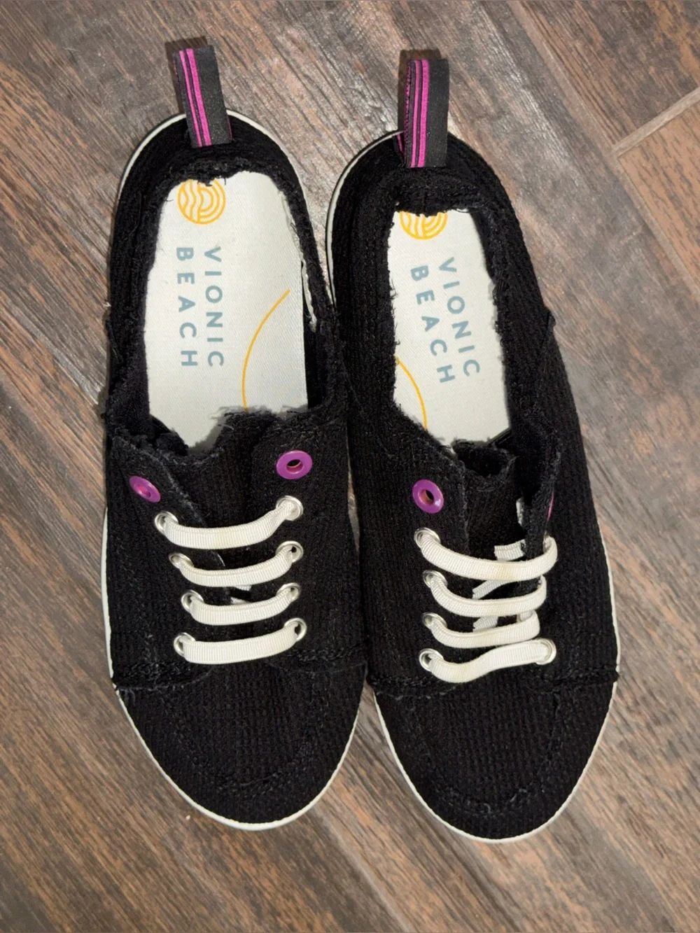 Vionic Pismo Sneaker - Picture 2 of 8